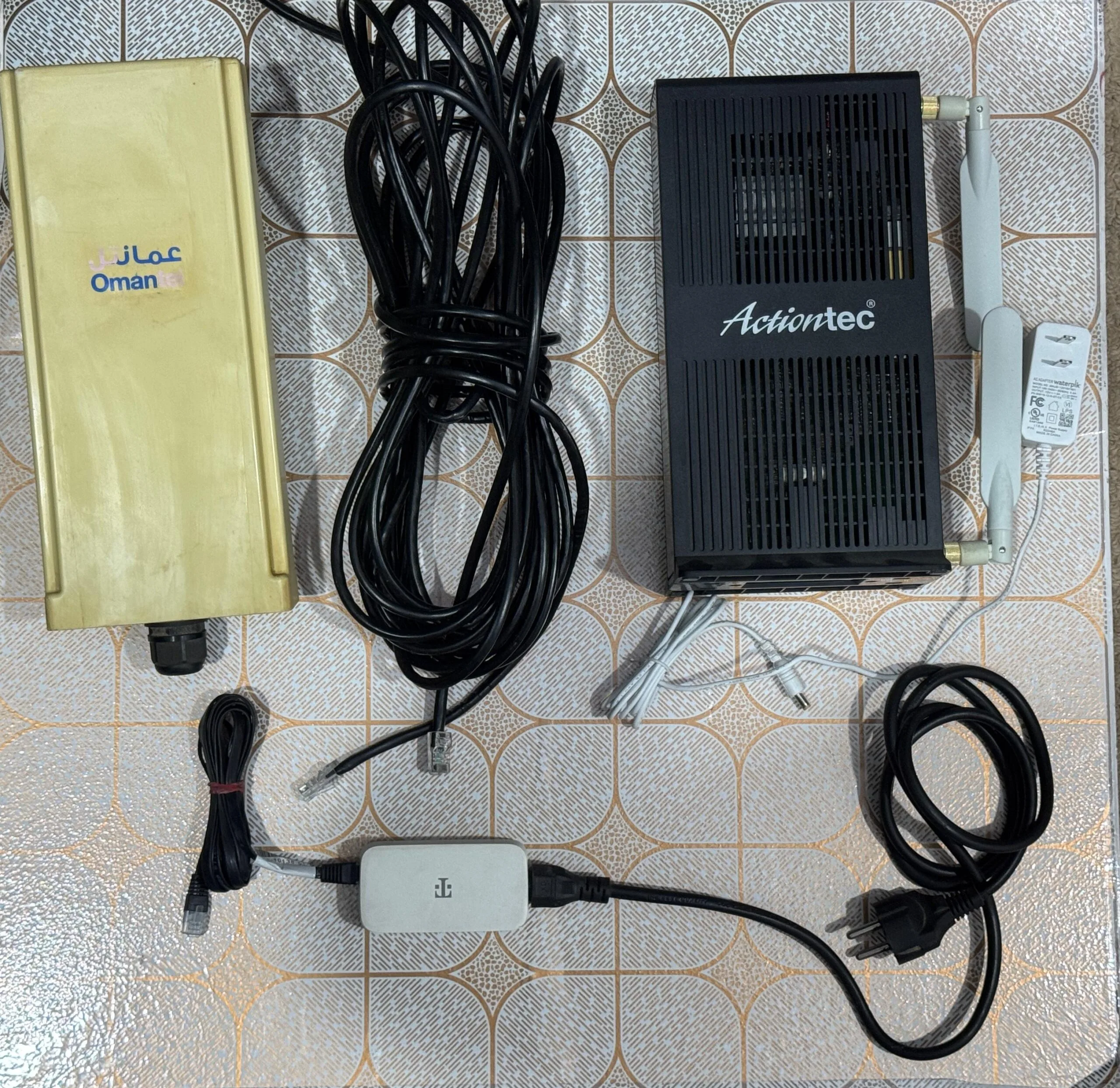 Aurora O2 4G+/ 5G Outdoor Unlocked CPE Router | Full Set with indoor WiFi - Image 2