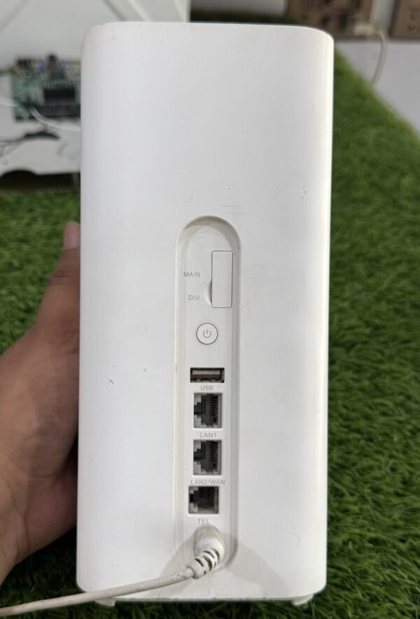 Huawei LTE CPE B818-260 4G+Unlocked Sim Router - Image 2